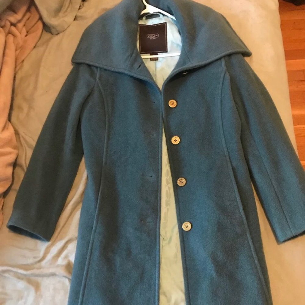 Coach evergreen peacoat. worn once! Minor detail fixing!